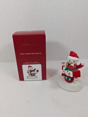 Hallmark Keepsake Ornament 2020 Cozy Christmas Selfie Puppy Dog Picture MIB